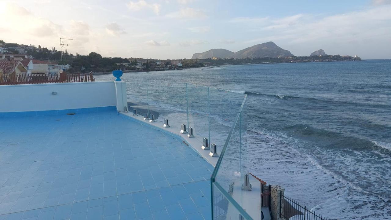 Blue Life, Sea-Luxury Rooms On The Beach Between Palermo And Cefalu' กาสเตลดัชเชีย ภายนอก รูปภาพ