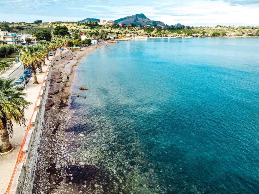 Blue Life, Sea-Luxury Rooms On The Beach Between Palermo And Cefalu' กาสเตลดัชเชีย ภายนอก รูปภาพ