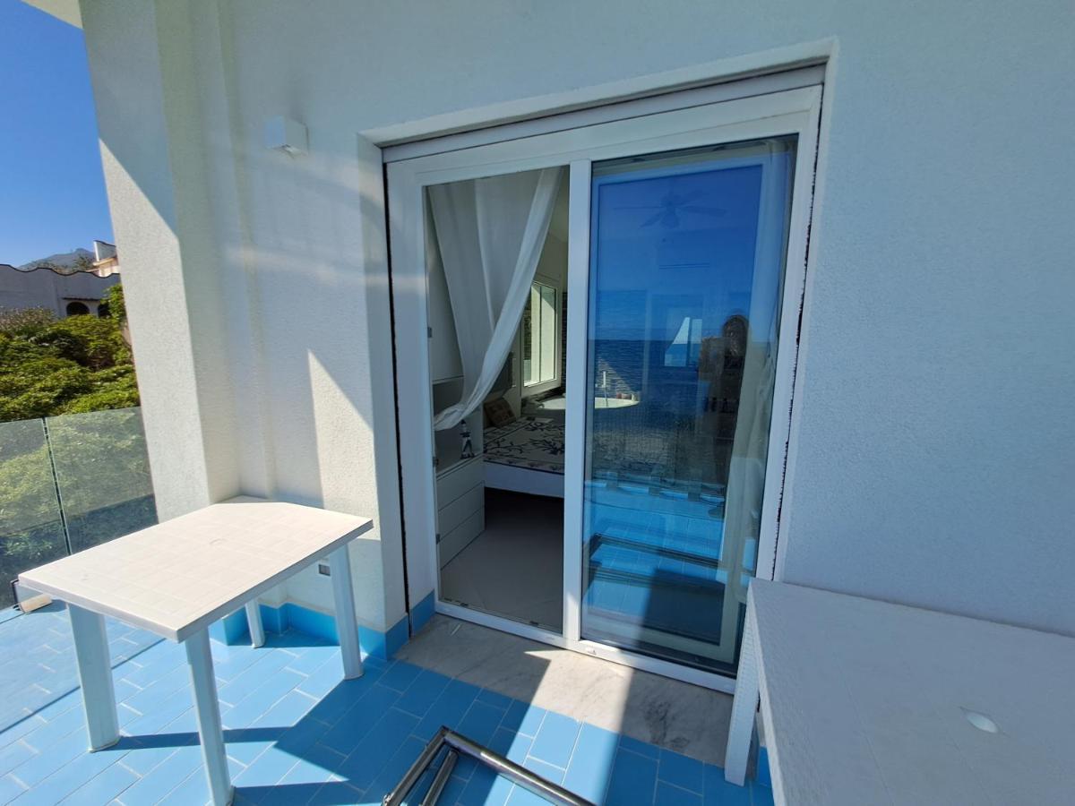 Blue Life, Sea-Luxury Rooms On The Beach Between Palermo And Cefalu' กาสเตลดัชเชีย ภายนอก รูปภาพ
