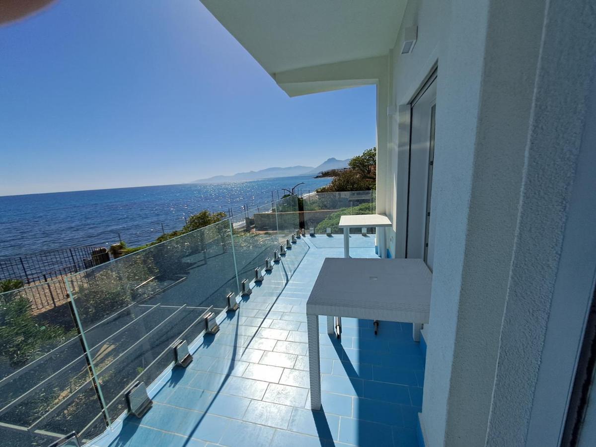 Blue Life, Sea-Luxury Rooms On The Beach Between Palermo And Cefalu' กาสเตลดัชเชีย ภายนอก รูปภาพ