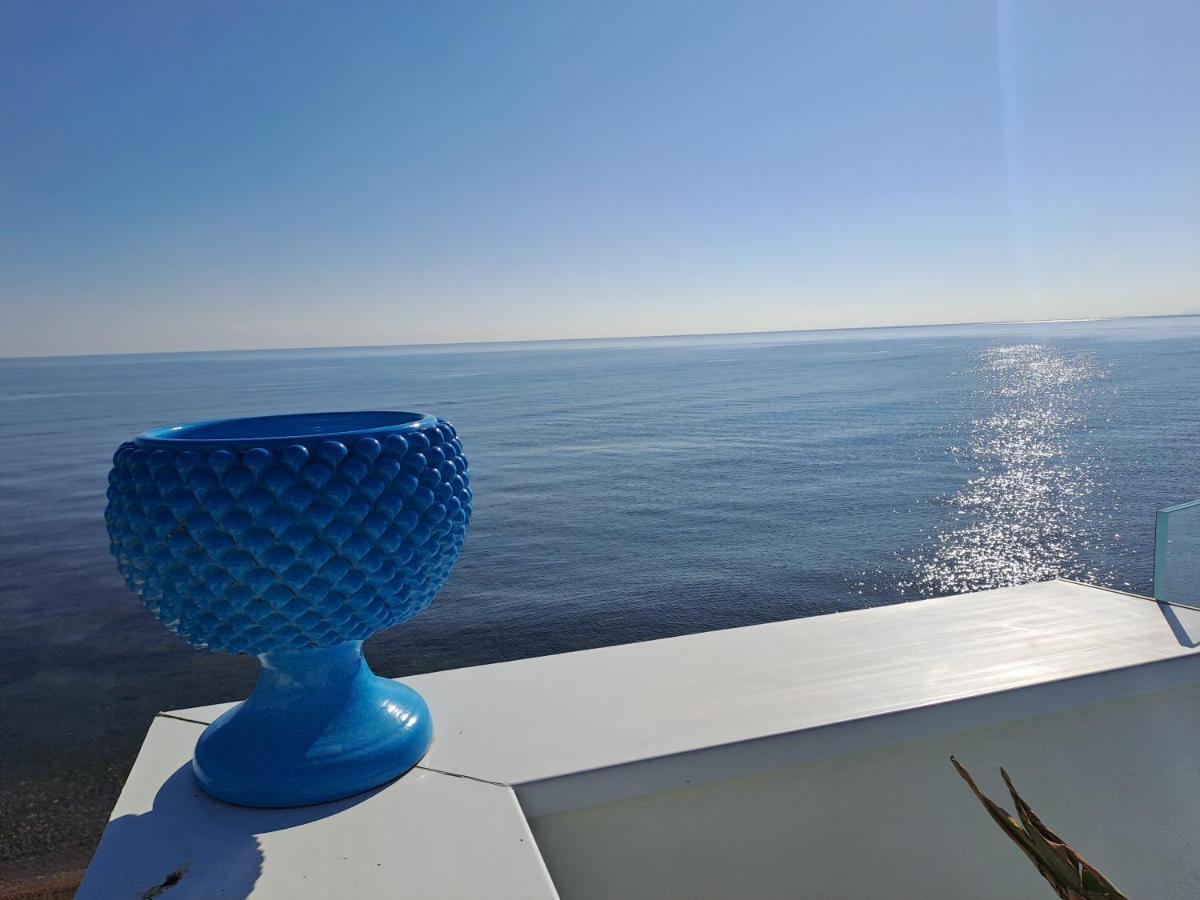 Blue Life, Sea-Luxury Rooms On The Beach Between Palermo And Cefalu' กาสเตลดัชเชีย ภายนอก รูปภาพ