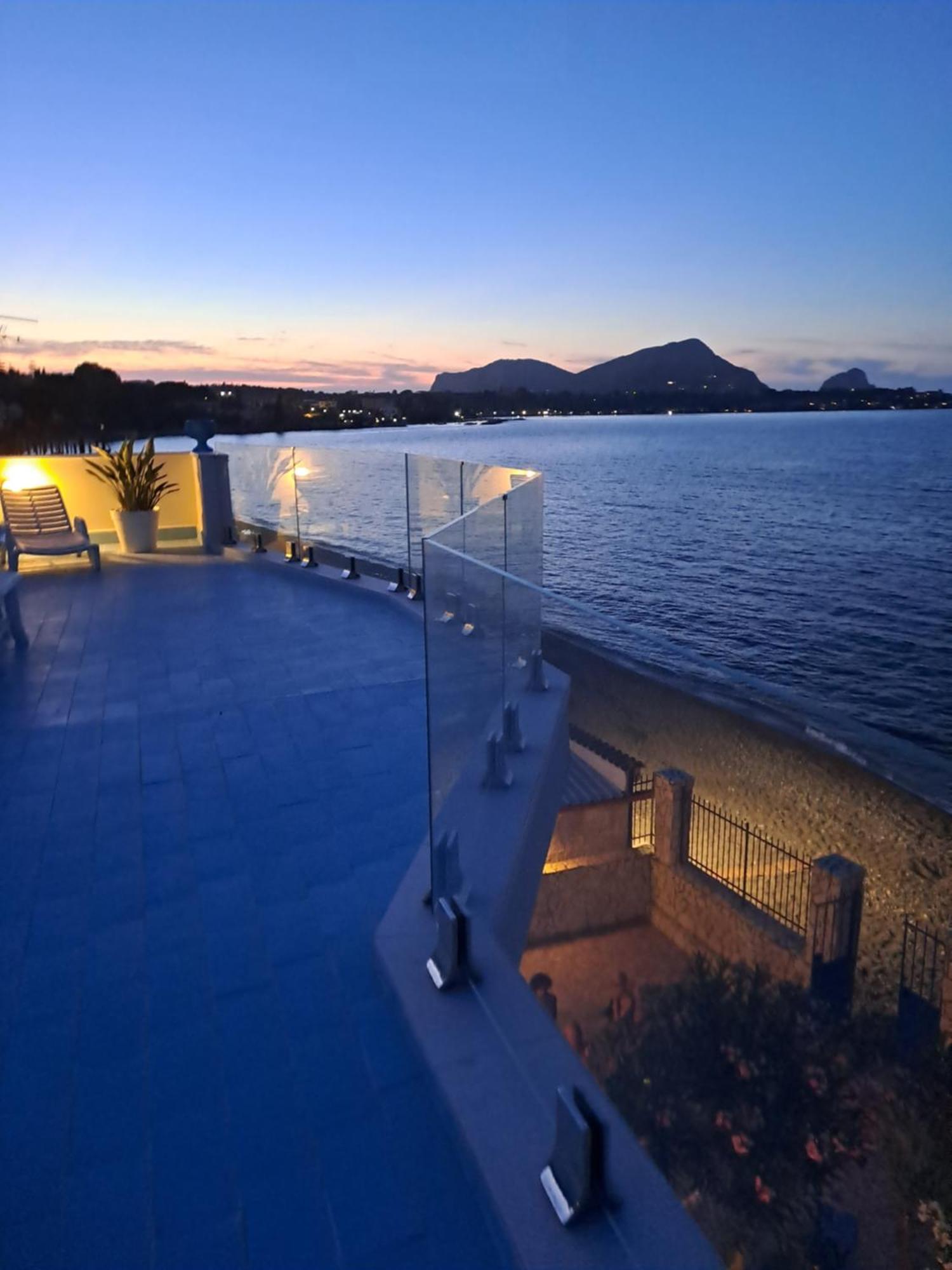 Blue Life, Sea-Luxury Rooms On The Beach Between Palermo And Cefalu' กาสเตลดัชเชีย ภายนอก รูปภาพ