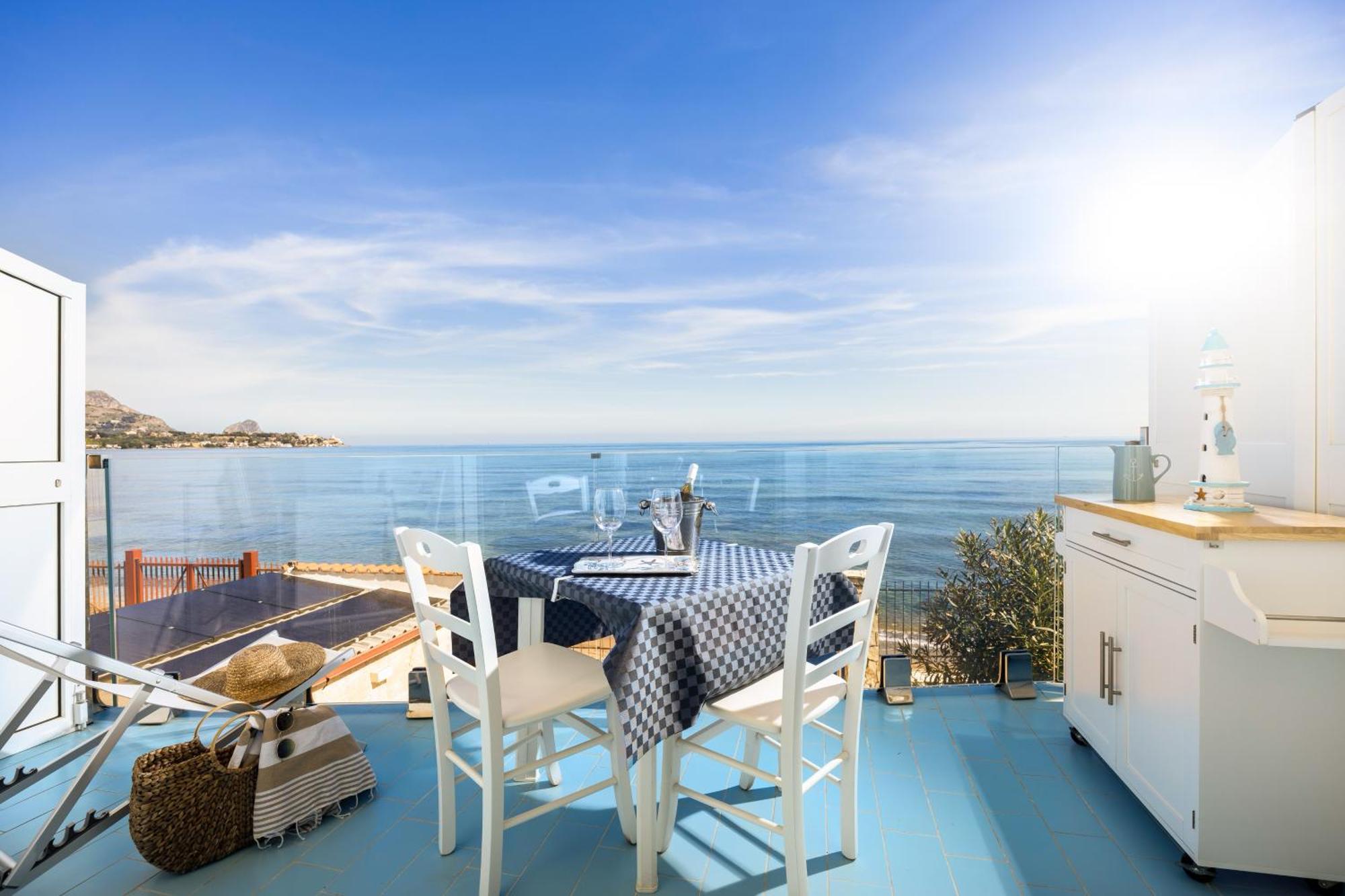 Blue Life, Sea-Luxury Rooms On The Beach Between Palermo And Cefalu' กาสเตลดัชเชีย ห้อง รูปภาพ