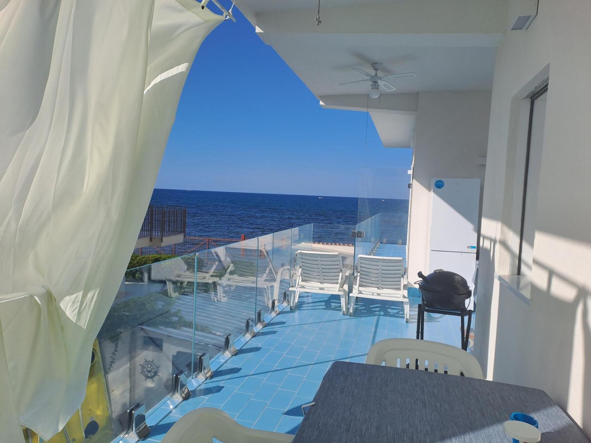 Blue Life, Sea-Luxury Rooms On The Beach Between Palermo And Cefalu' กาสเตลดัชเชีย ภายนอก รูปภาพ