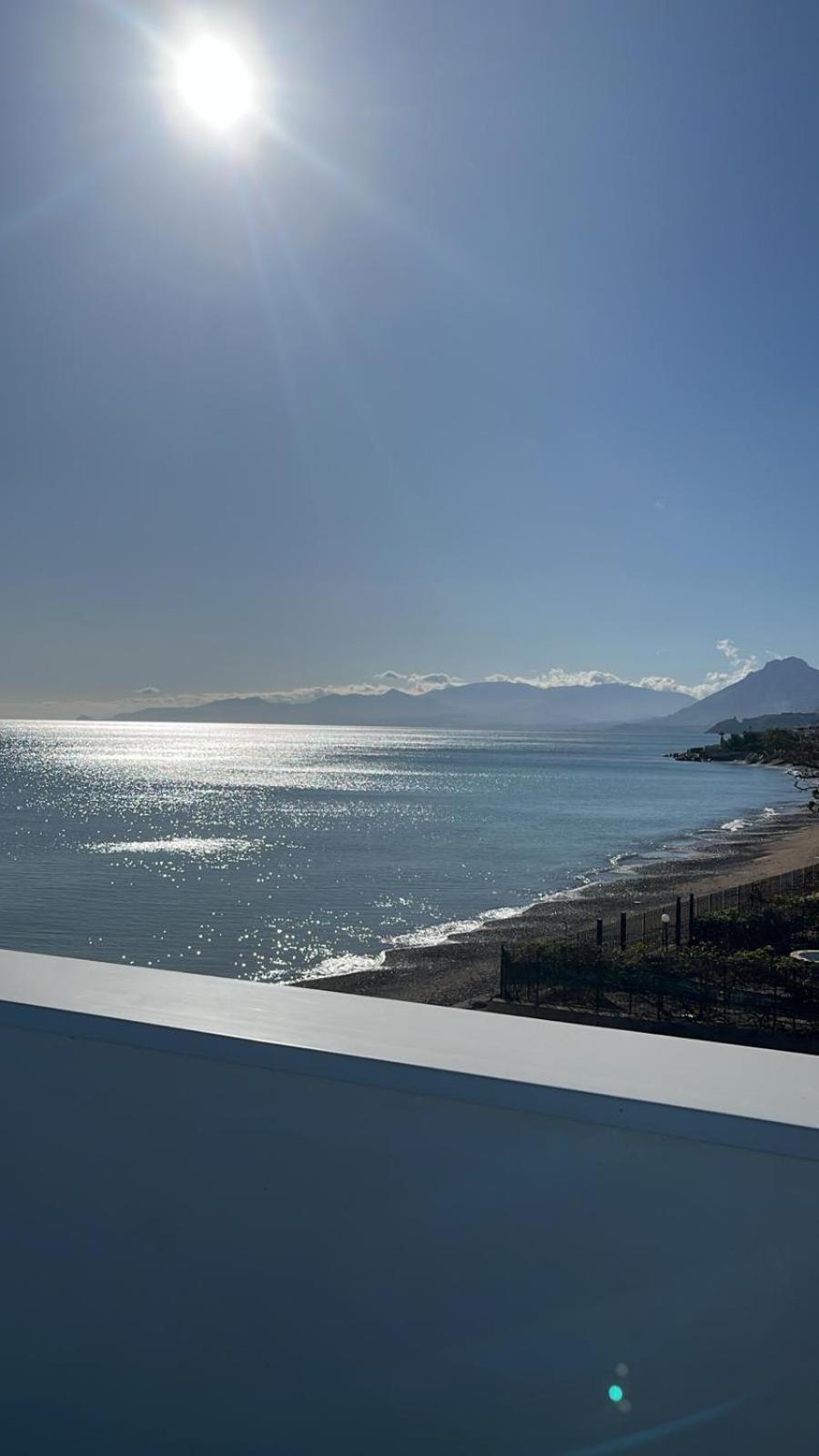 Blue Life, Sea-Luxury Rooms On The Beach Between Palermo And Cefalu' กาสเตลดัชเชีย ภายนอก รูปภาพ