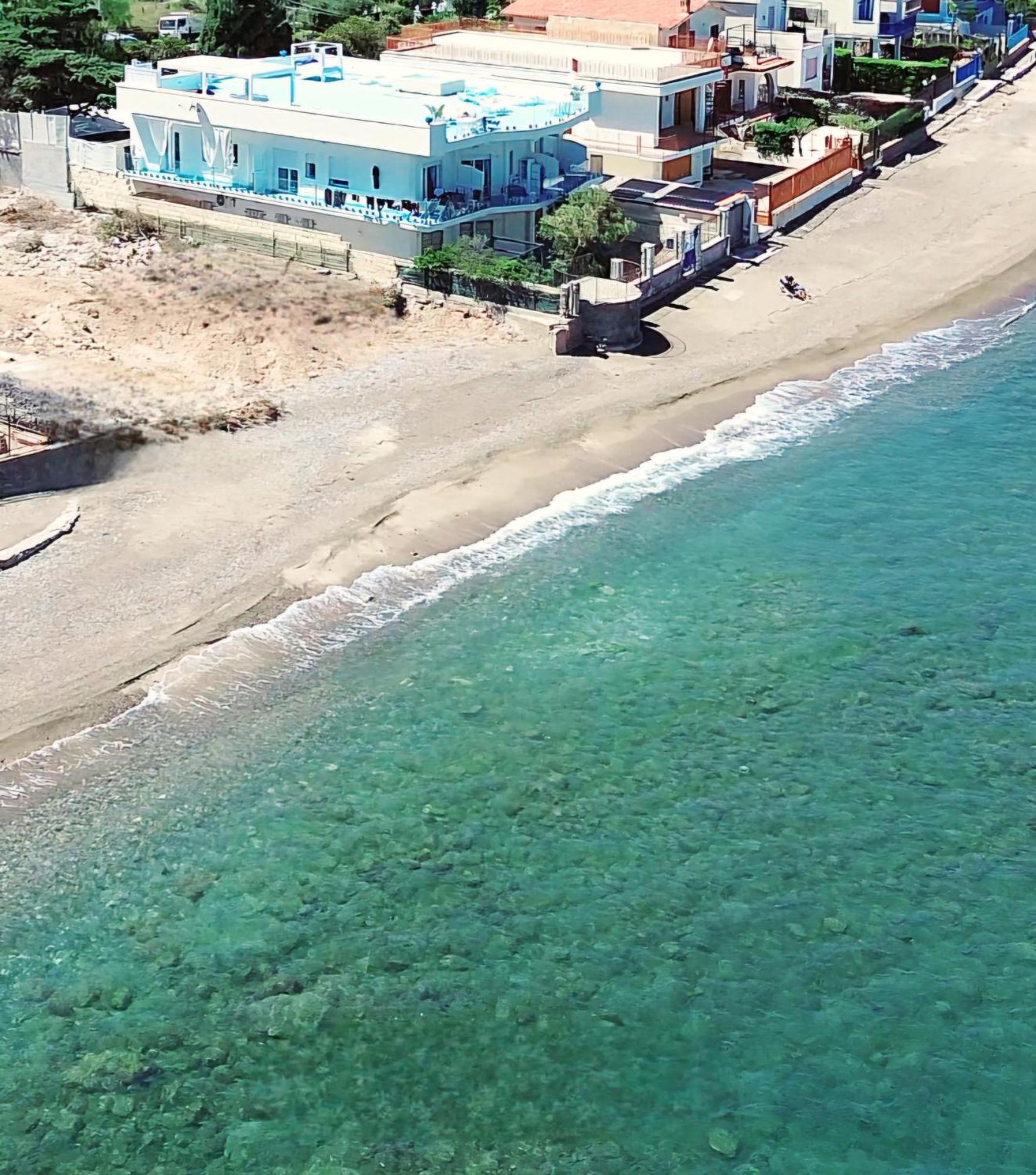 Blue Life, Sea-Luxury Rooms On The Beach Between Palermo And Cefalu' กาสเตลดัชเชีย ภายนอก รูปภาพ